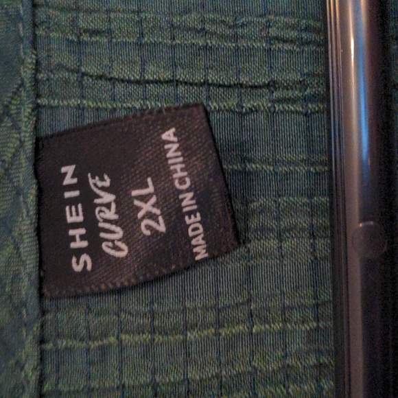 SHEIN Curve 2XL Dark Green Crinkle Texture V-Neck Tunic Top - Picture 3 of 5